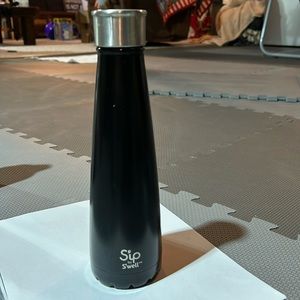 Swell stainless steel reusable water bottle